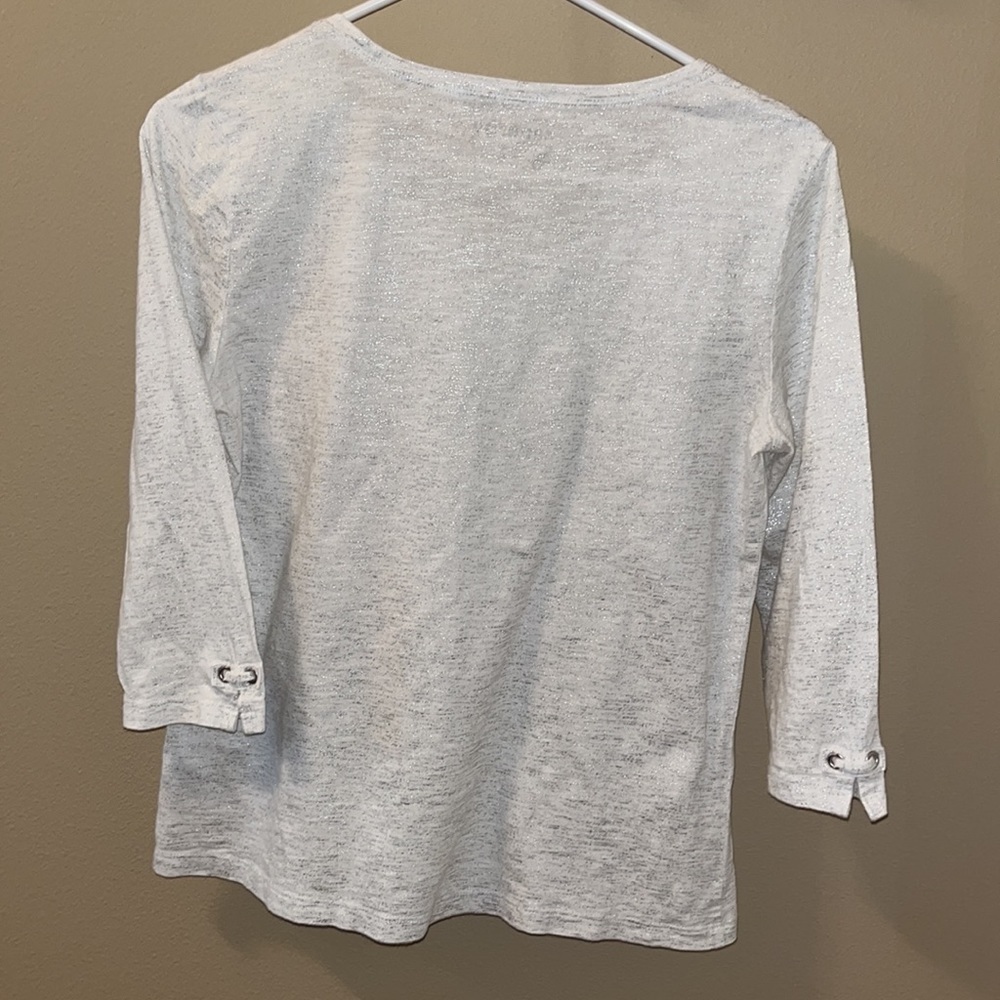 Zenergy  by Chicos Women’s White & Silver 3/4 sleeve Top size 0 - Picture 5 of 6